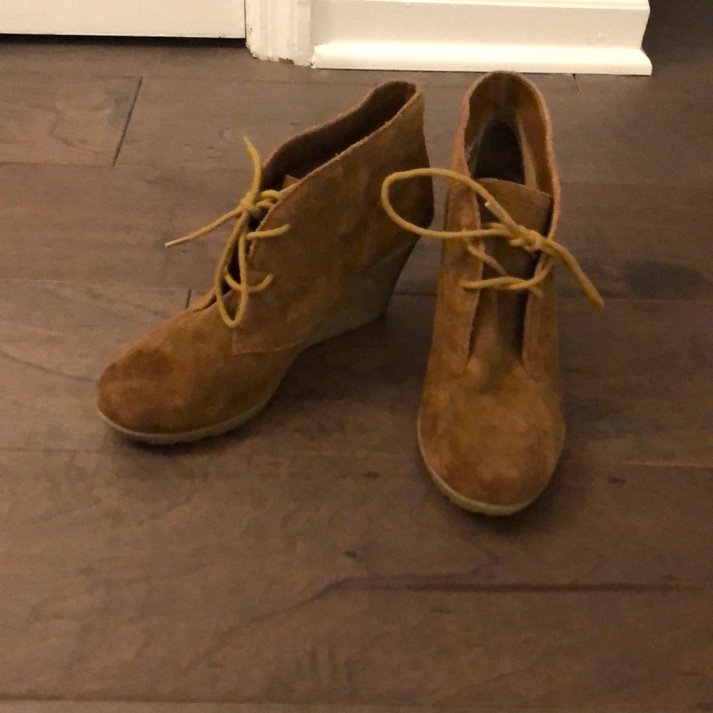 Chestnut booties